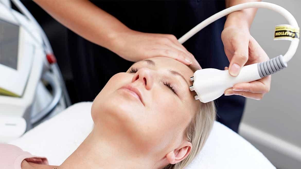 Radio frequency skin tightening (Image via Getty Images)